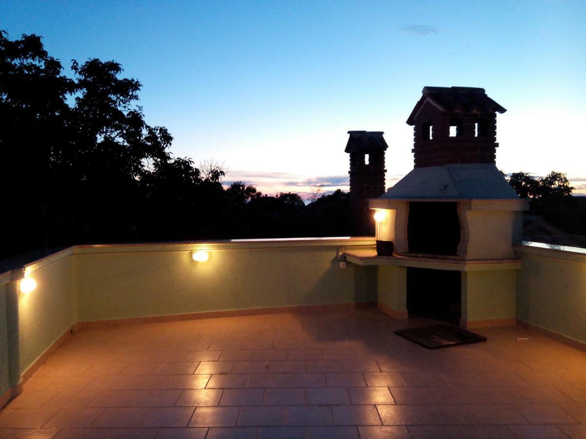 Apartments Villa Elda Peroj Exterior photo
